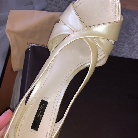Louis Vuitton pearly heels locks gold ivory - Picture 8 of 12